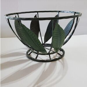 Metal Decorative Leaf Basket Bowl with  8 Leaves ~Vintage~